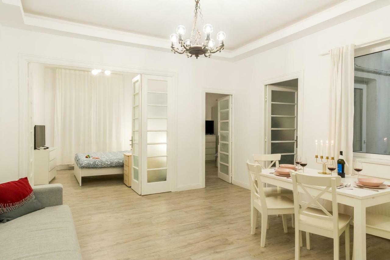 White Nights Of Old Town Bucharest Apartamento Exterior foto