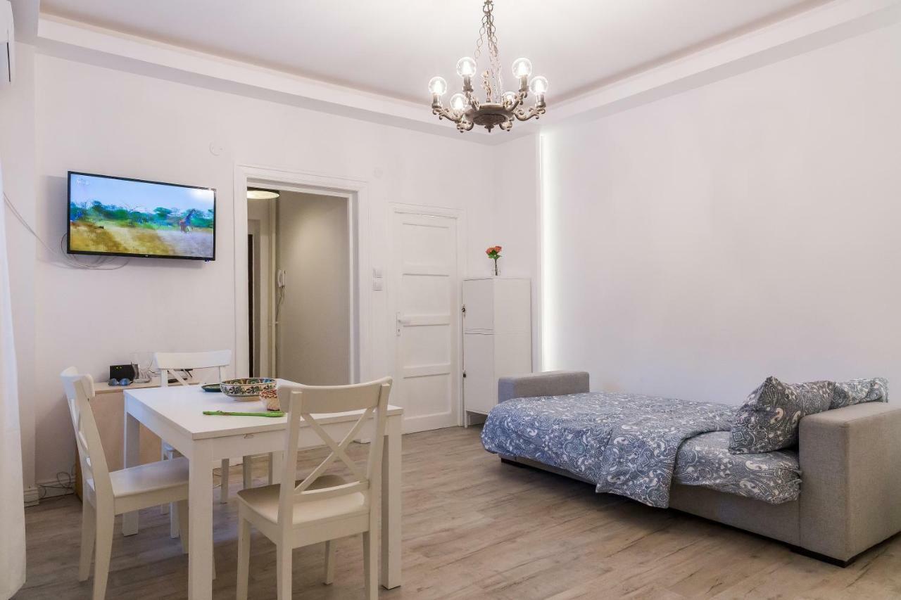 White Nights Of Old Town Bucharest Apartamento Exterior foto